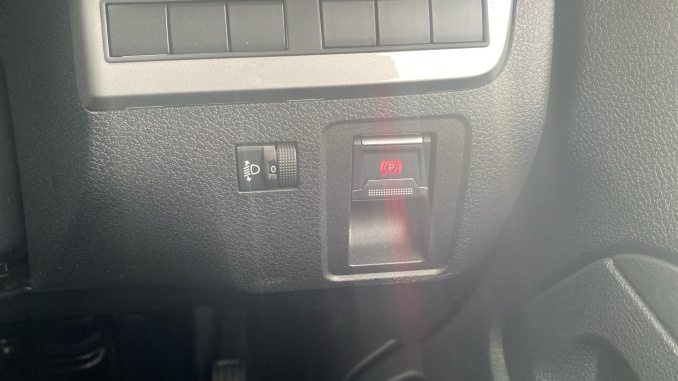 Peugeot Expert M Diesel 2.2 BlueHDi 150 Professional Van - Image 20